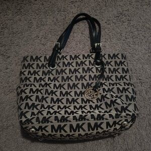 Michael kors logo tote